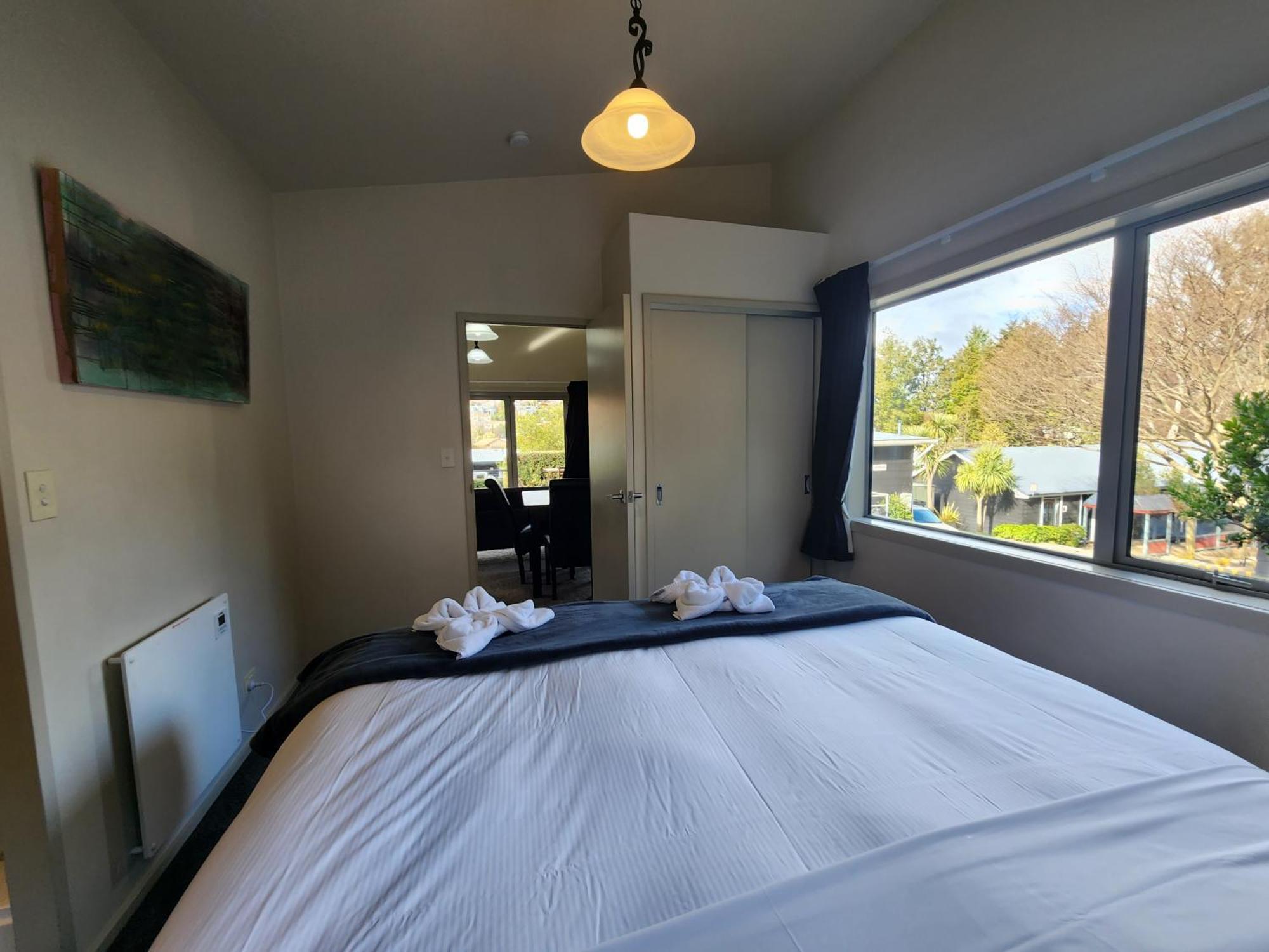 Pinewood Queenstown Exterior foto