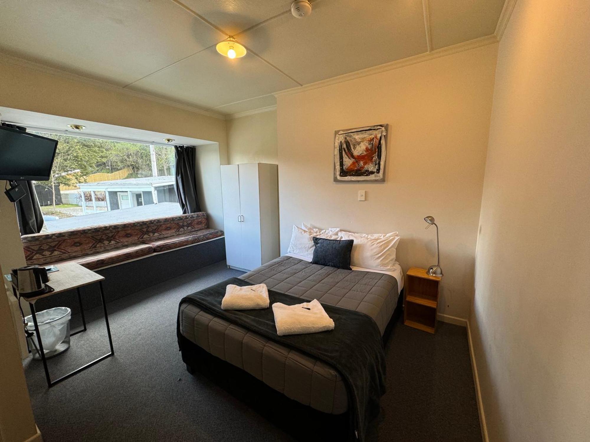 Pinewood Queenstown Exterior foto