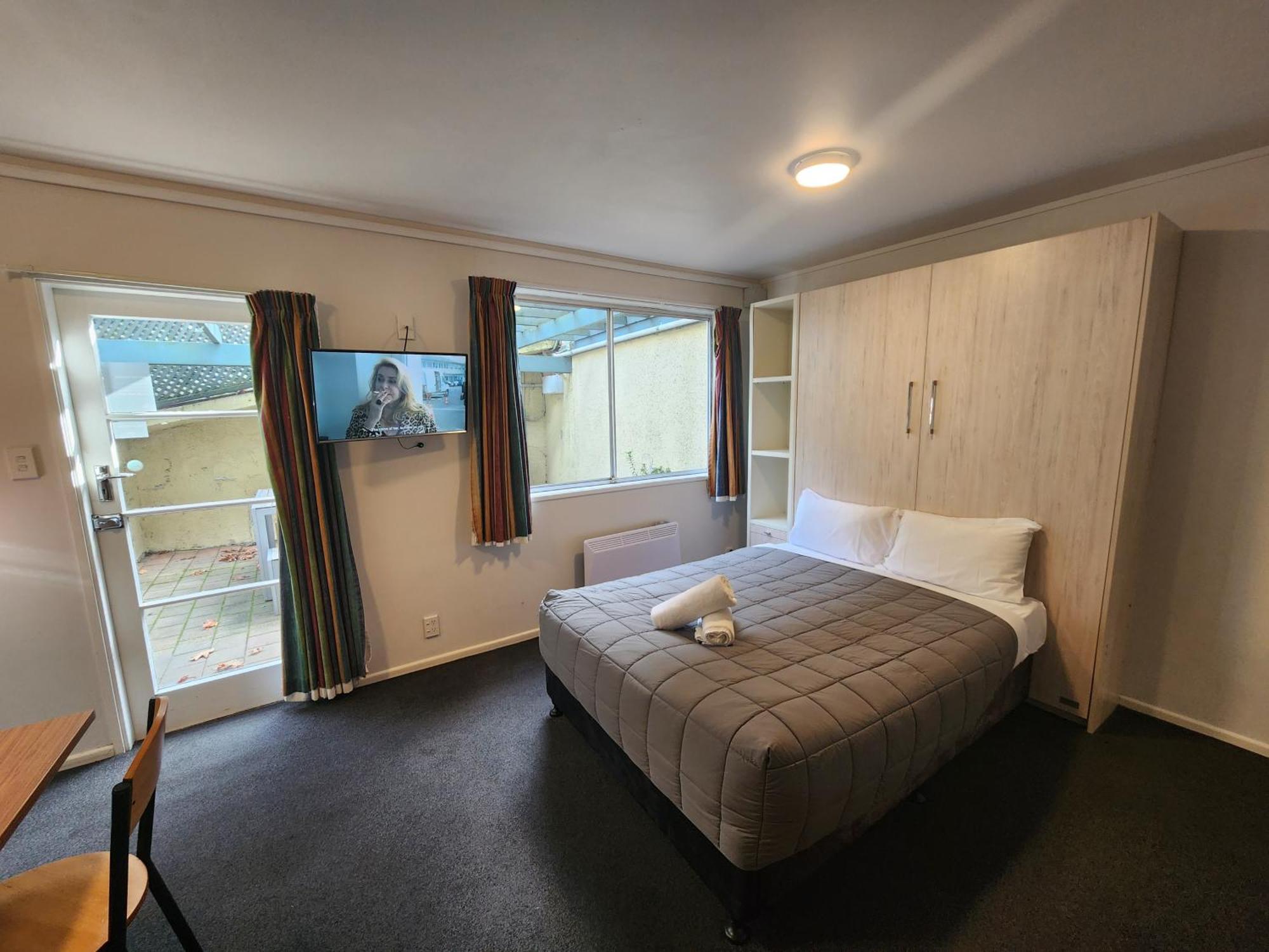 Pinewood Queenstown Exterior foto